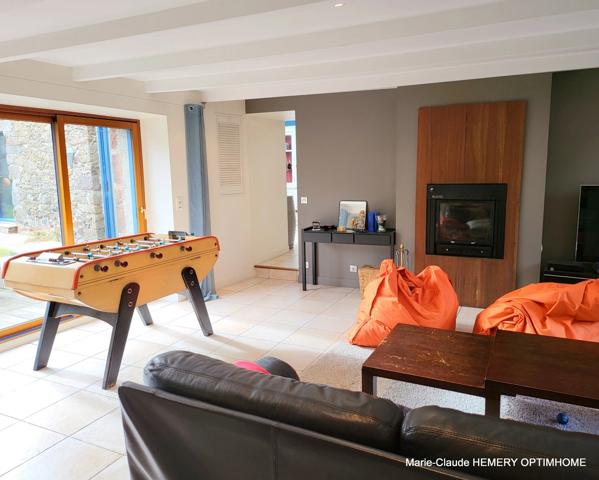 St Lunaire maison en pierre. Potentiel de 177m² sur jardin de 780m². 4 chambres et un bureau + annexe+ appentis