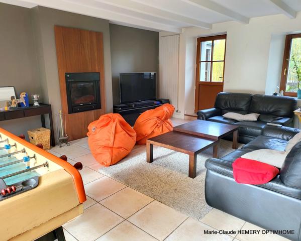 St Lunaire maison en pierre. Potentiel de 177m² sur jardin de 780m². 4 chambres et un bureau + annexe+ appentis