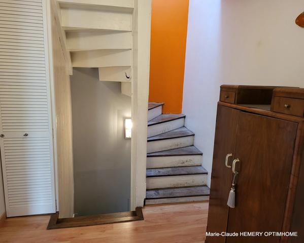 St Lunaire maison en pierre. Potentiel de 177m² sur jardin de 780m². 4 chambres et un bureau + annexe+ appentis