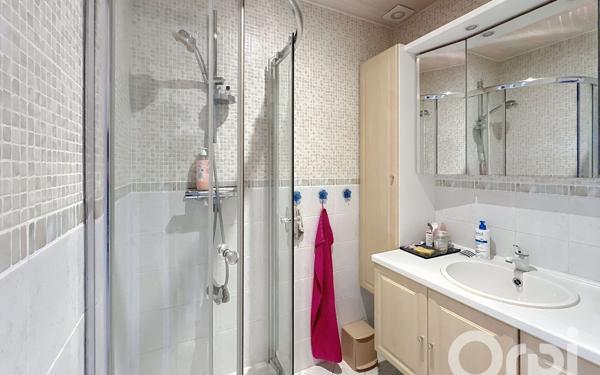 Immeuble à vendre    6 pièces • 97 m2 Clamart