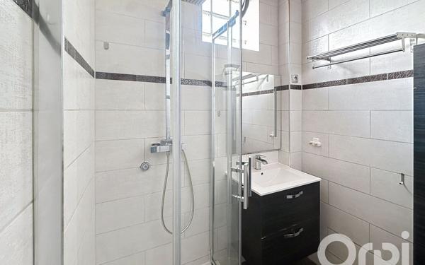 Immeuble à vendre    6 pièces • 97 m2 Clamart