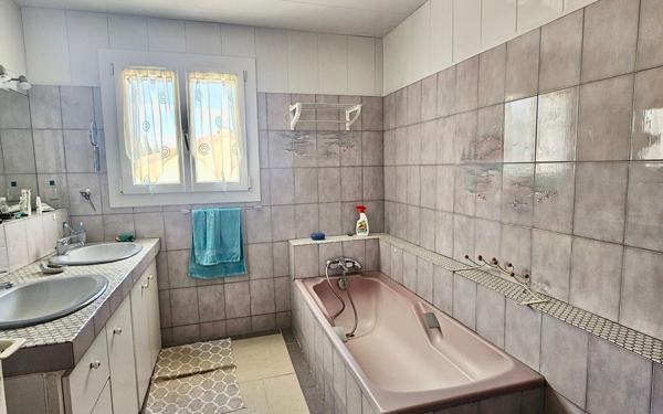 Maison à vendre    5 pièces • 150 m2 Balaruc-le-Vieux