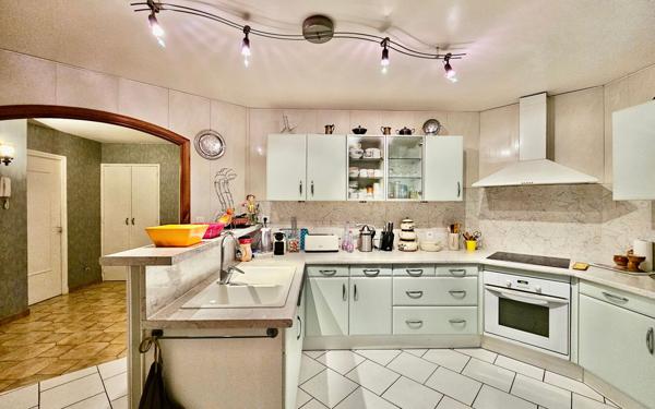 Maison à vendre    5 pièces • 150 m2 Balaruc-le-Vieux