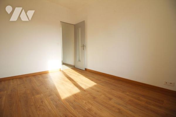 Appartement T3 lumineux de 61m2 (habitables) avec sa terrasse et sa vue très dégagée (9e)