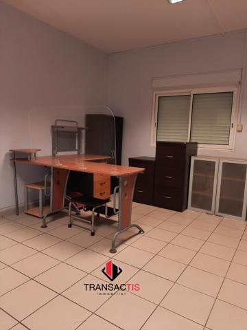 Local commercial rez-de-chaussée centre-ville Cayenne 21.20m²
