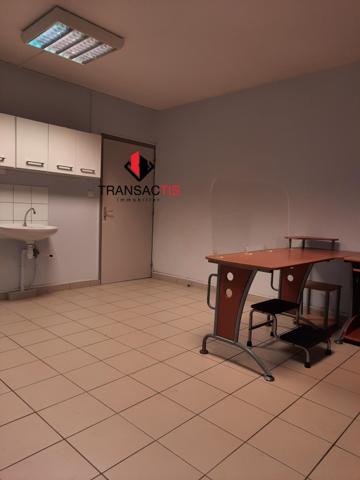 Local commercial rez-de-chaussée centre-ville Cayenne 21.20m²