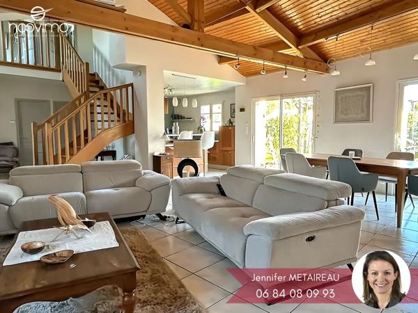 Maison familiale avec vie de plain-pied, piscine couverte et studio indépendant