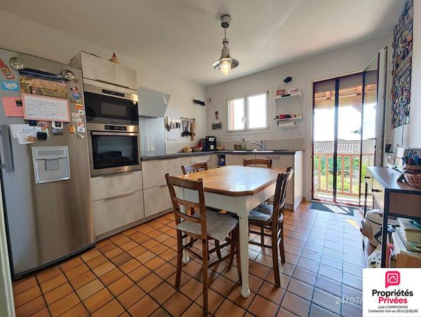 Maison d'architecte 130 m² - 5 chambres - double garage et jardin