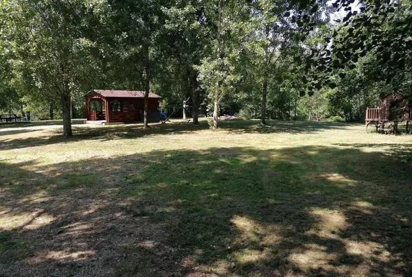 Vente                                                      Terrain
                        
                                         16275 m2                     à La Chartre-sur-le-Loir