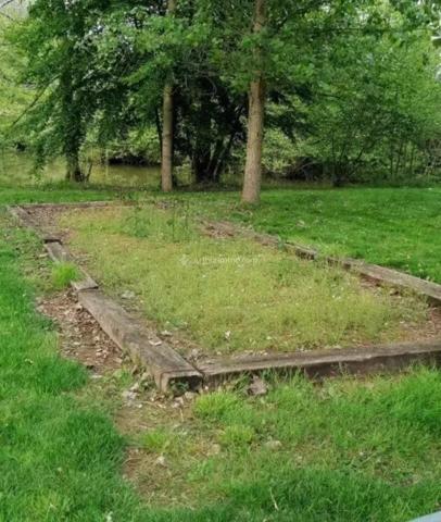 Vente                                                      Terrain
                        
                                         16275 m2                     à La Chartre-sur-le-Loir