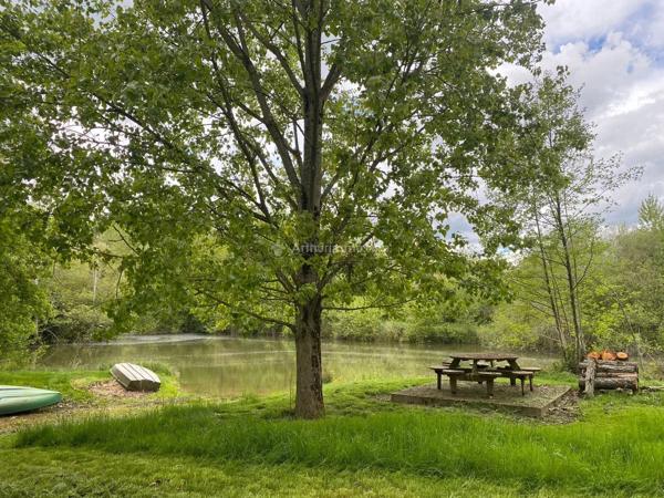 Vente                                                      Terrain
                        
                                         16275 m2                     à La Chartre-sur-le-Loir