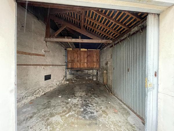 GARAGE- TOURS CENTRE - CATHEDRALE