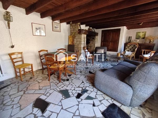 Maison de village authentique à Puygouzon