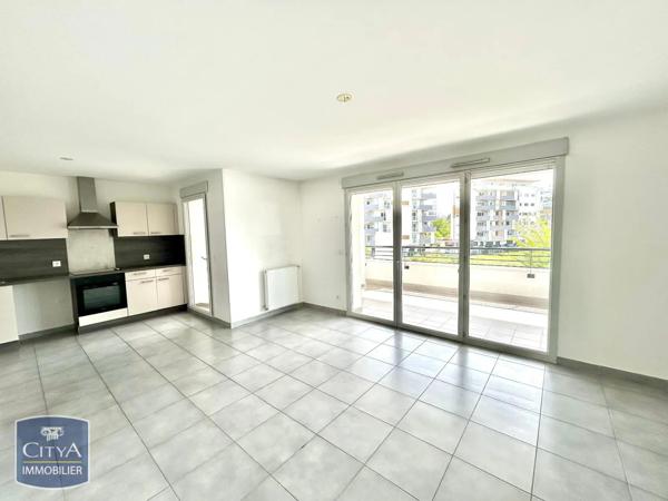 Appartement à louer 3 pièces 69.88m² Voiron (38500)
