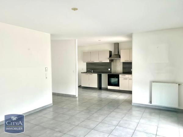 Appartement à louer 3 pièces 69.88m² Voiron (38500)