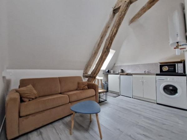 SEZANNE CENTRE VILLE - STUDIO MEUBLE