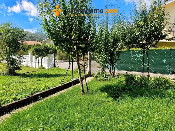 Vente                                                      Maison de village
                        
                     3 pièces                      88 m2                     à Bélesta