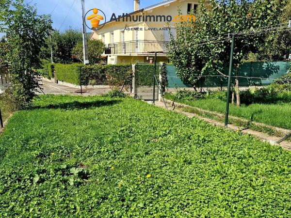 Vente                                                      Maison de village
                        
                     3 pièces                      88 m2                     à Bélesta
