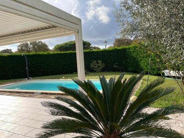 Maison de plain pied - 4 chambres - garage - grand terrain - piscine