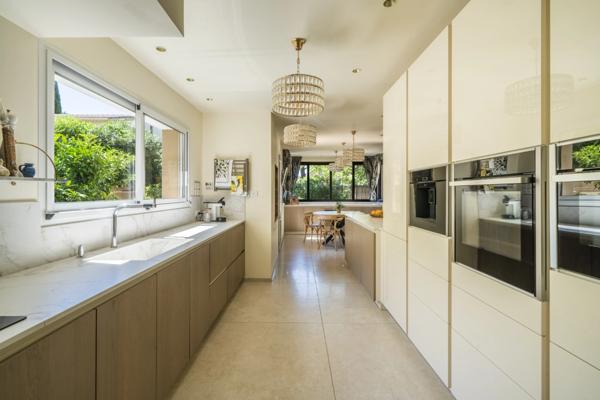 Agde. Villa 6 pièces 223 m²