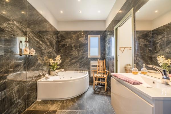 Agde. Villa 6 pièces 223 m²