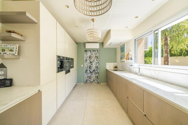 Agde. Villa 6 pièces 223 m²