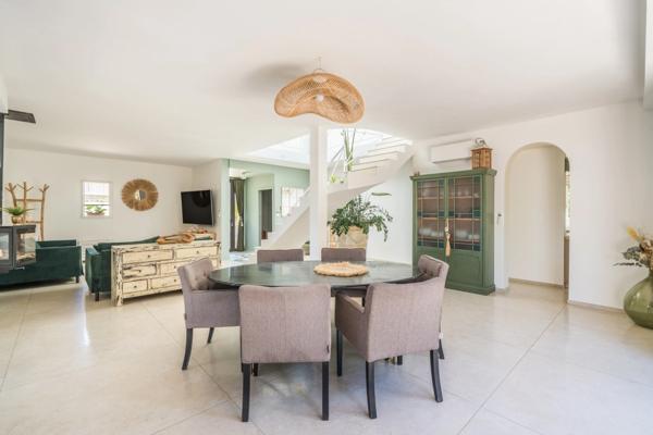 Agde. Villa 6 pièces 223 m²