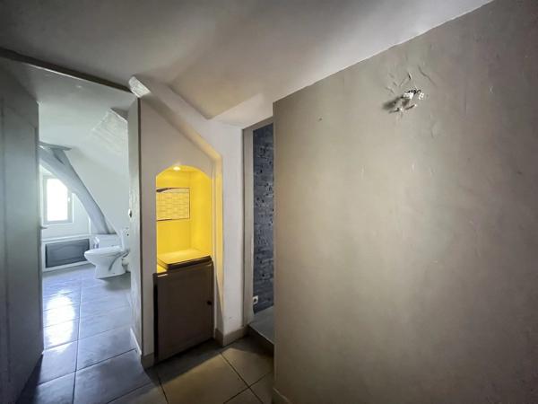 Vente                                                      Appartement
                        
                     4 pièces                      115 m2                     à Nevers