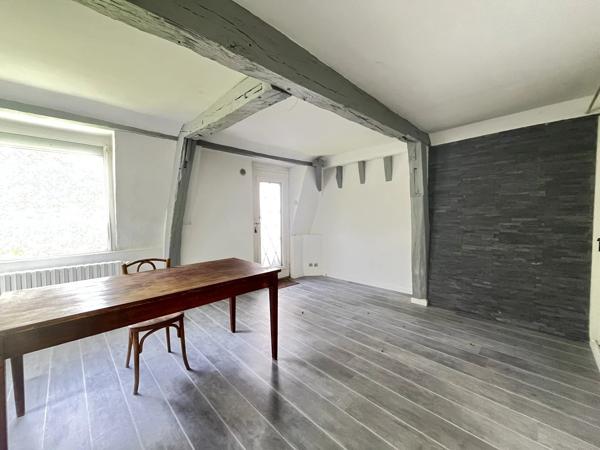 Vente                                                      Appartement
                        
                     4 pièces                      115 m2                     à Nevers