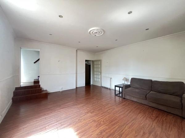 Vente                                                      Appartement
                        
                     4 pièces                      115 m2                     à Nevers