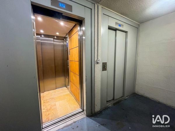 Location parking 11 m² Paris 9