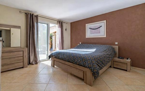 Propriete à vendre 7 pièces VIAS (34)