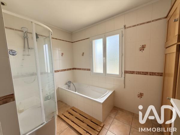 Location maison 4 pièces 115 m² Mérignac