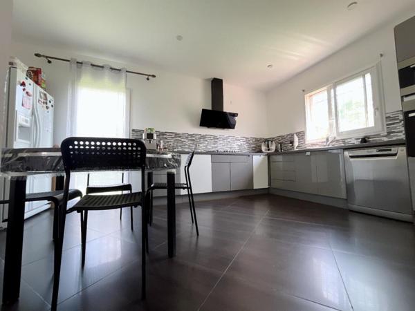 Magnifique maison de 130 m² en R+1 avec piscine sans vis-à-vis dans un secteur recherché et calme