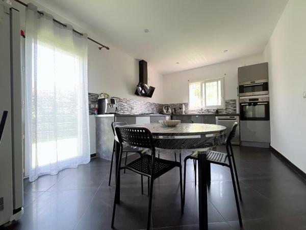Magnifique maison de 130 m² en R+1 avec piscine sans vis-à-vis dans un secteur recherché et calme