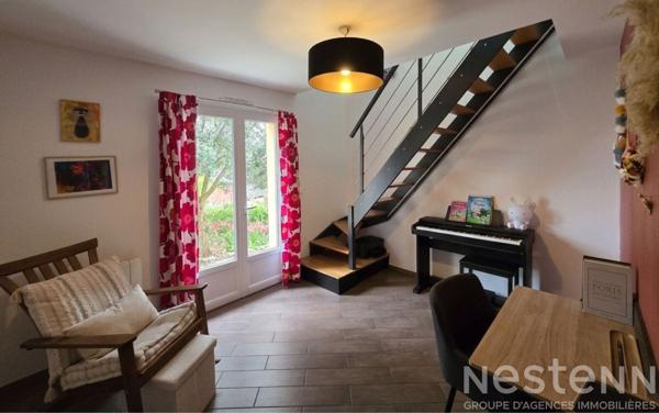COUP DE COEUR ASSURÉ - MAISON FAMILIALE AVEC EXTÉRIEURS EXCEPTIONNELS
