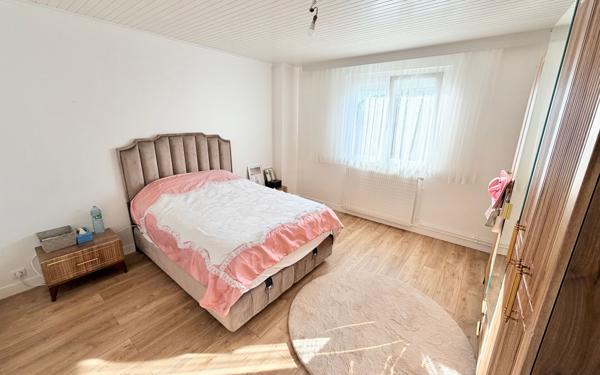 Maison à vendre    6 pièces •  Drancy