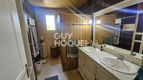 MAISON À VENDRE DE 6 PIÈCES DE 186,37 M²