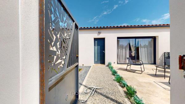 EN EXCLUSIVITE - PLAIN PIED - 3 CHAMBRES DONT UNE SUITE PARENTALE - CLIMATISATION GAINABLE - GARAGE - VUE DEGAGÉE