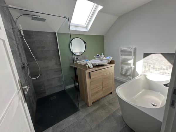 Vente                                                      Ferme
                        
                     6 pièces                      156 m2                     à Chauvigny