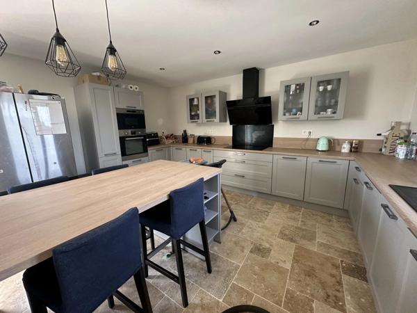 Vente                                                      Ferme
                        
                     6 pièces                      156 m2                     à Chauvigny