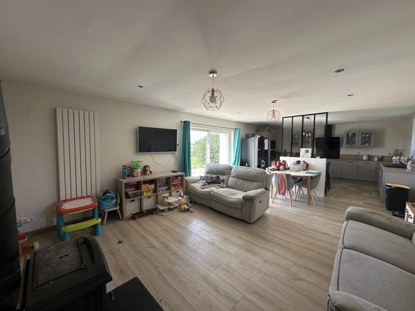 Vente                                                      Ferme
                        
                     6 pièces                      156 m2                     à Chauvigny