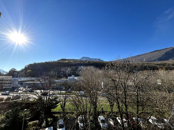 Appartement Fontaine 3 pièces 68 m2