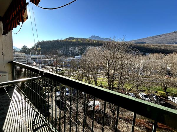 Appartement Fontaine 3 pièces 68 m2