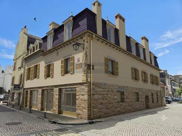 Vente                                                      Local commercial
                        
                                         164 m2                     à Landerneau