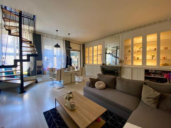 MAGNIFIQUE DUPLEX AVEC TERRASSE EN HYPER CENTRE