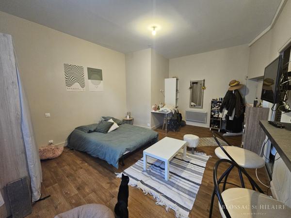 Poitiers plateau, studio 27 m² vendu meublé en excellent état.