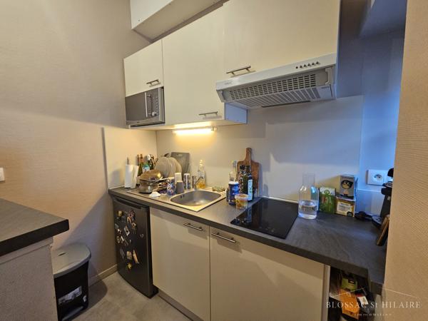 Poitiers plateau, studio 27 m² vendu meublé en excellent état.