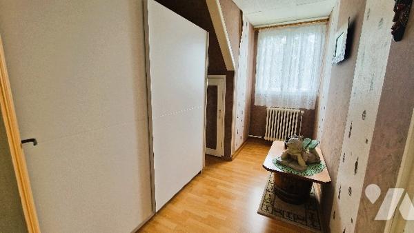 Ensemble immobilier à usage mixte commerce / habitation