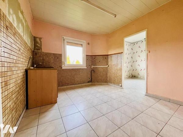 MAISON TYPE CHALET SUR 1300 m2 DE TERRAIN 